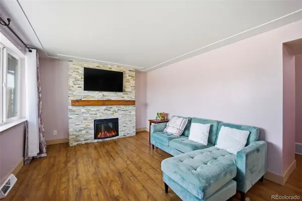 4752 Dover ST, Wheat Ridge, CO 80033
