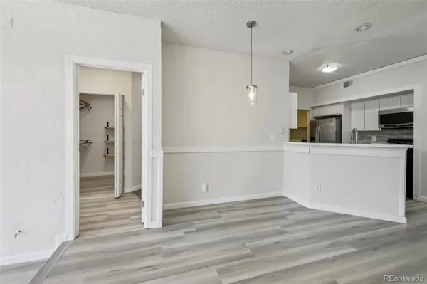 6001 S Yosemite ST #B102, Greenwood Village, CO 80111