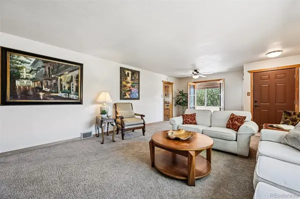 1055 N 18th ST, Colorado Springs, CO 80904
