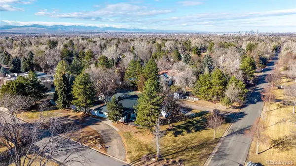 1525 E Greenwood LN, Littleton, CO 80121