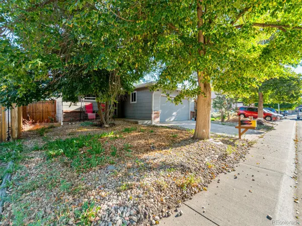 1662 Biscay CIR, Aurora, CO 80011