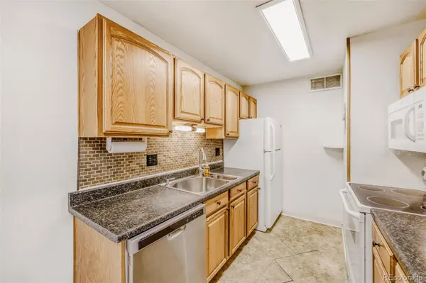 10211 Ura LN #1-302, Thornton, CO 80260