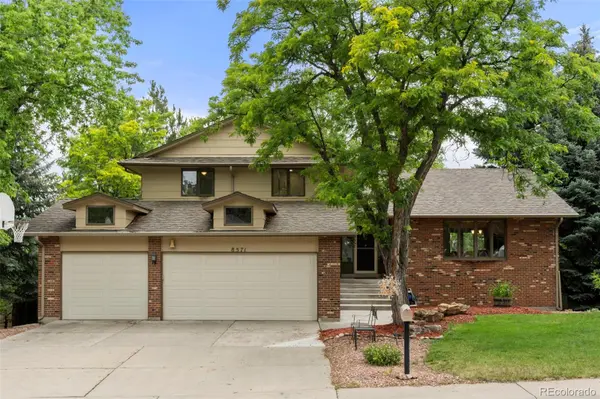 8571 W 71st CIR, Arvada, CO 80004