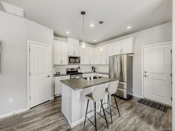 19629 W 93rd DR #D, Arvada, CO 80007