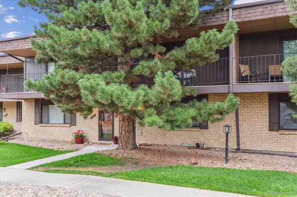 1872 Robb ST, Lakewood, CO 80215