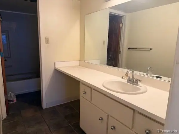 9725 E Harvard AVE #460, Denver, CO 80231