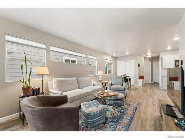 1216 Hummingbird CIR, Longmont, CO 80501