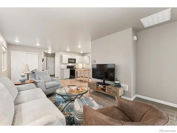 1216 Hummingbird CIR, Longmont, CO 80501