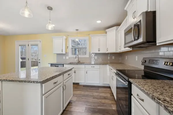 213 Ledina Ct, Clarksville, TN 37043