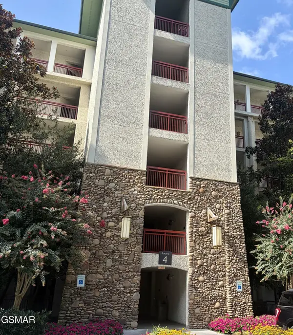 212 Dollywood Lane #UNIT 445, Pigeon Forge, TN 37863