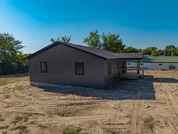 404 Wolthuis LN, Mountain Grove, MO 65711