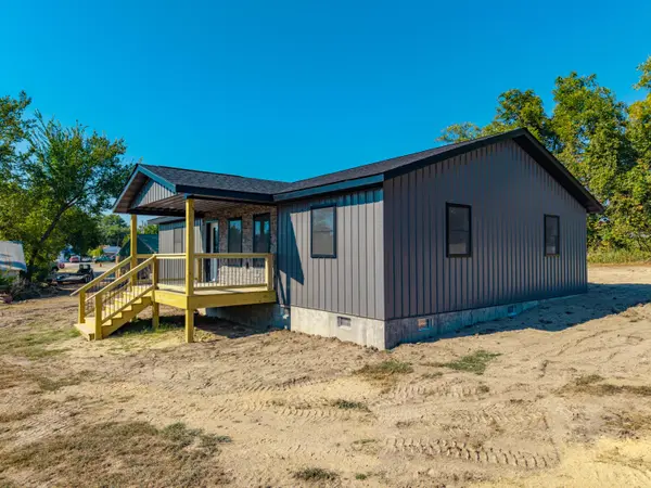 404 Wolthuis LN, Mountain Grove, MO 65711