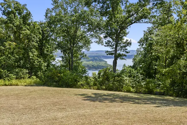 8096 State Highway Y, Galena, MO 65656