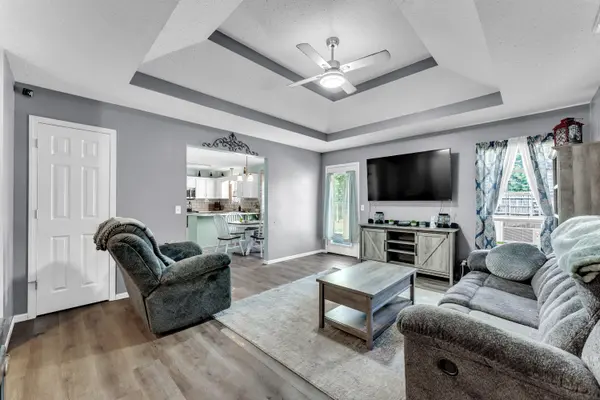 411 Arrowhead RD, Willard, MO 65781