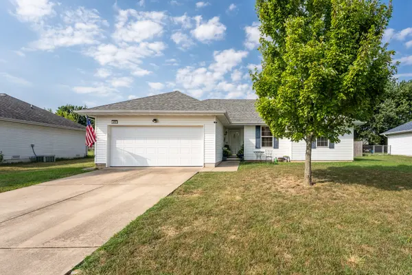 411 Arrowhead RD, Willard, MO 65781