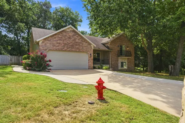 3606 N 10th ST, Ozark, MO 65721