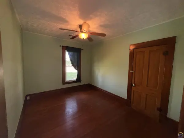 437 Whiting ST, Whiting, KS 66552