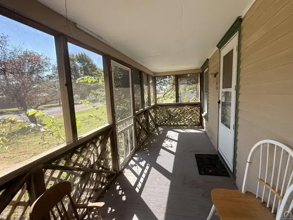 437 Whiting ST, Whiting, KS 66552