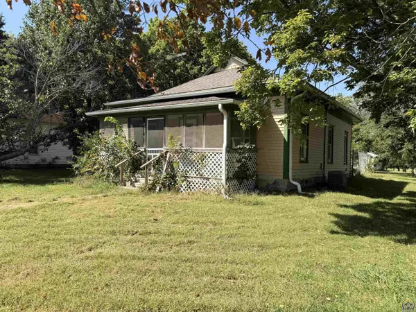 437 Whiting ST, Whiting, KS 66552