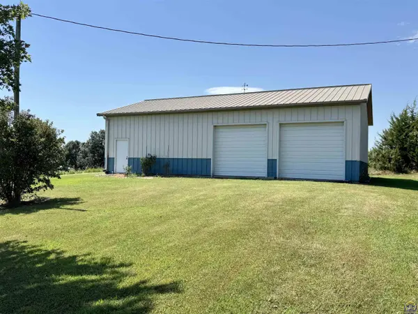 6249 NW Humphrey RD, Topeka, KS 66618