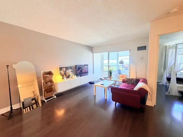 135 Hillcrest AVE #2015, Mississauga, ON L5B 4B1