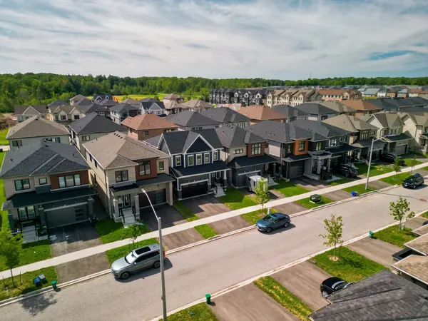 111 Sunflower CRES, Thorold, ON L3B 0L1