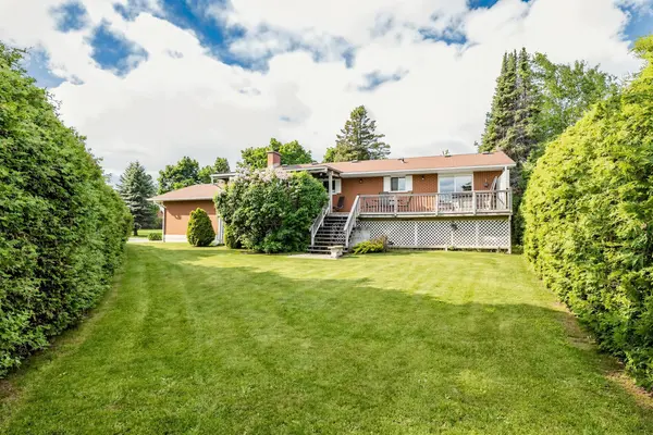 15 Beavers LN, Kawartha Lakes, ON K0M 2T0
