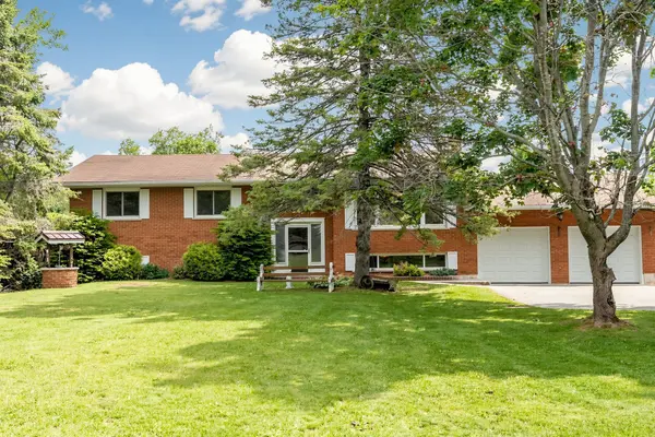 15 Beavers LN, Kawartha Lakes, ON K0M 2T0