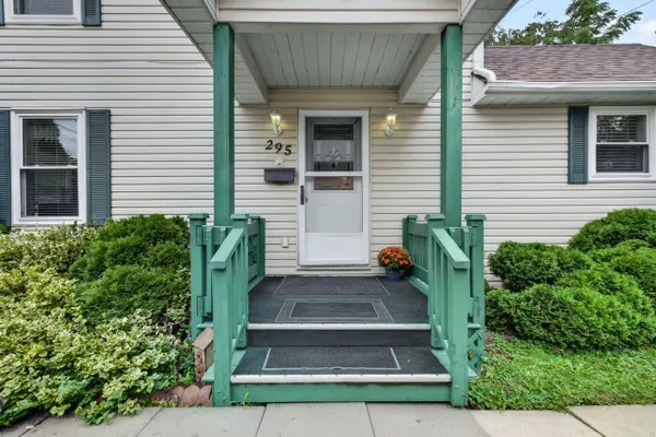 295 VICTORIA AVE, Gananoque, ON K7G 2S3