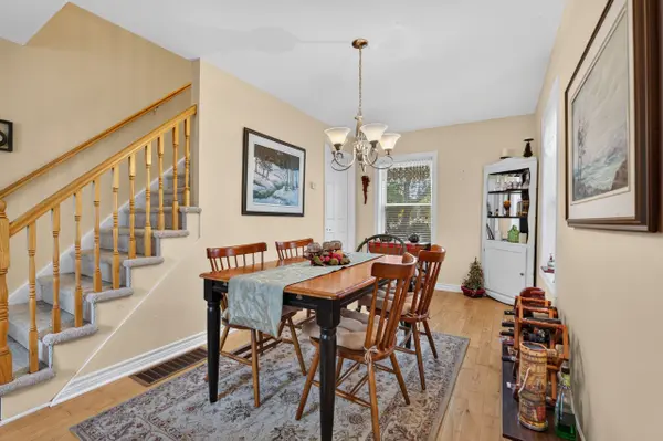 295 VICTORIA AVE, Gananoque, ON K7G 2S3