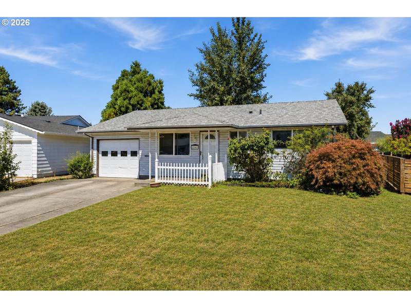 2293 COUNTRY CLUB TER, Woodburn, OR 97071
