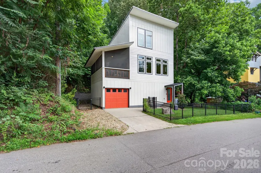 53 Waynesville AVE, Asheville, NC 28806
