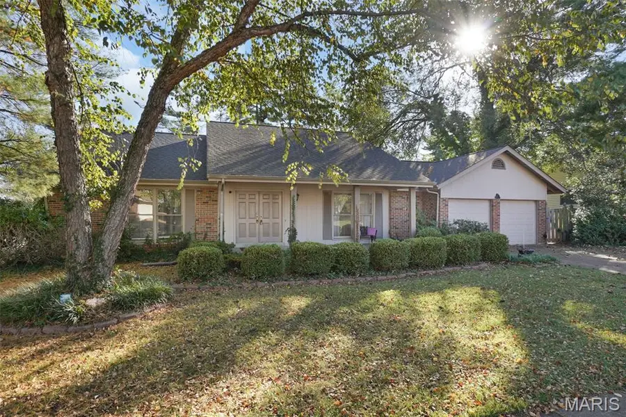 12874 Somerton Ridge DR, Creve Coeur, MO 63141