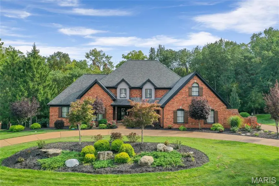 13552 Weston Park DR, St Louis, MO 63131