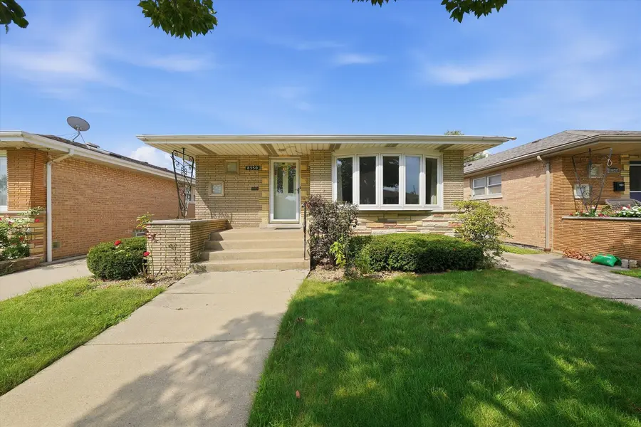 8350 S Karlov AVE, Chicago, IL 60652