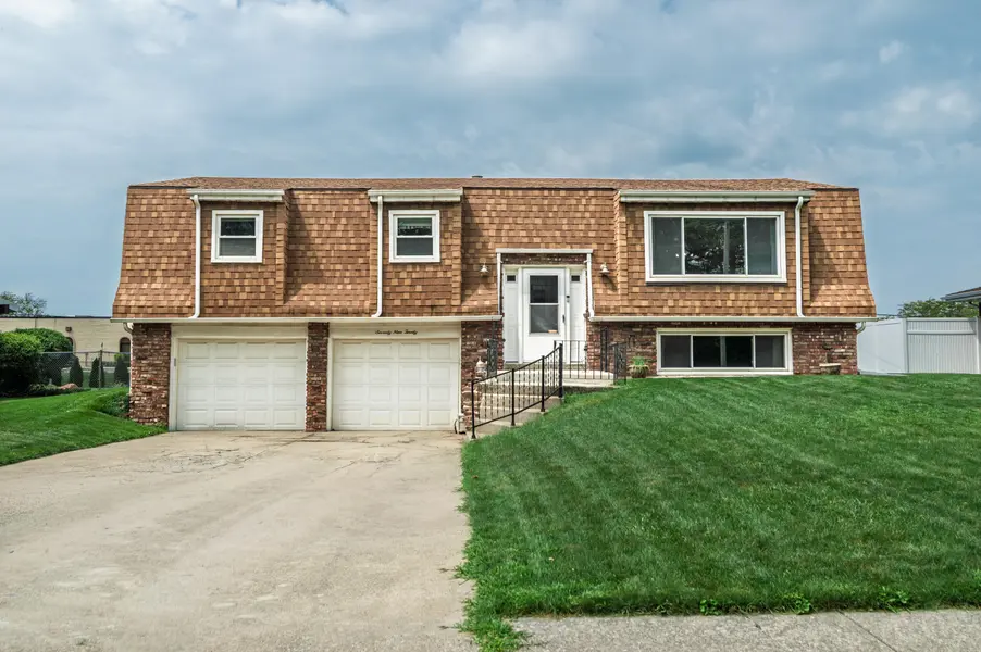 7920 E Massachusetts ST, Merrillville, IN 46410