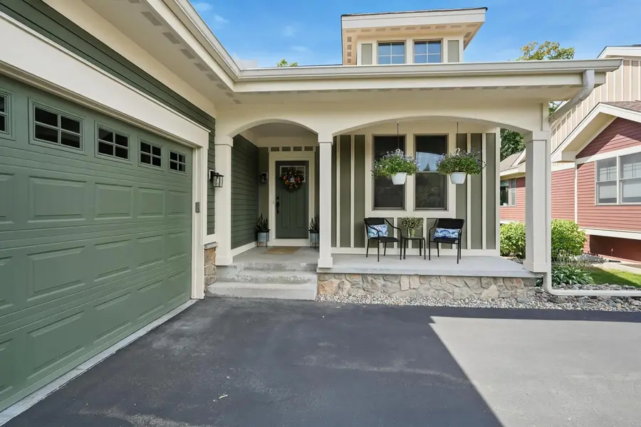4033 Heritage LN SE, Prior Lake, MN 55372
