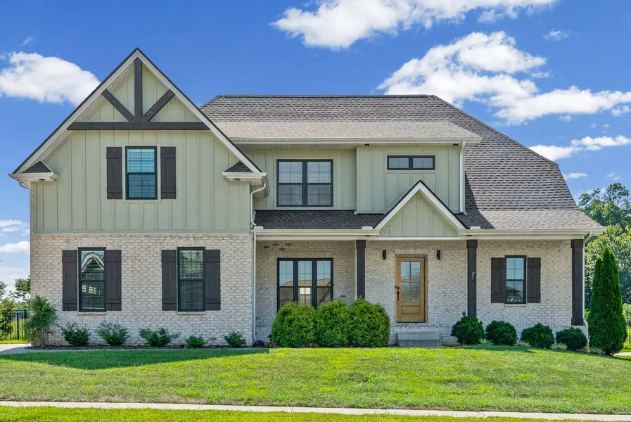 104 Sawyer Ct, Clarksville, TN 37043