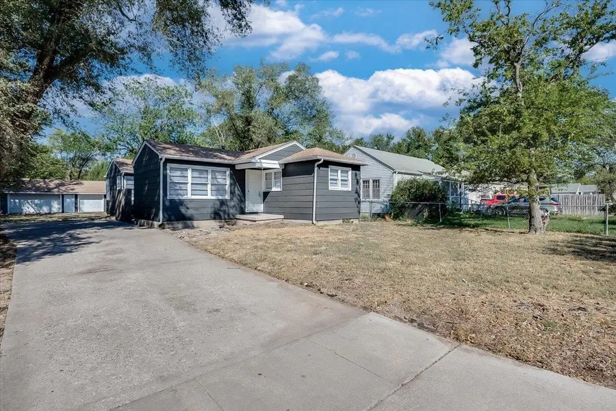 515 N Flora, Wichita, KS 67212