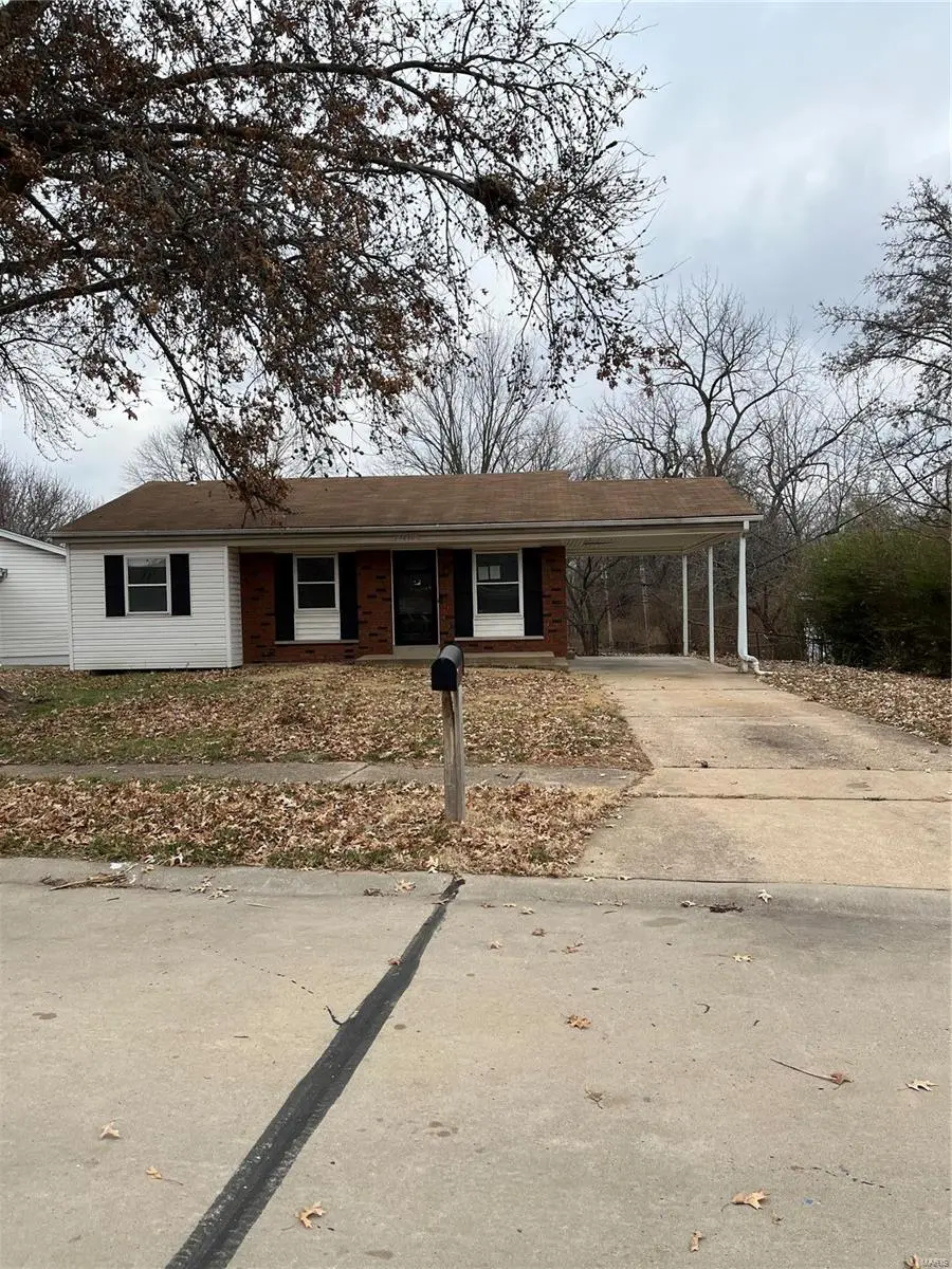 7412 Foxmont DR, Hazelwood, MO 63042