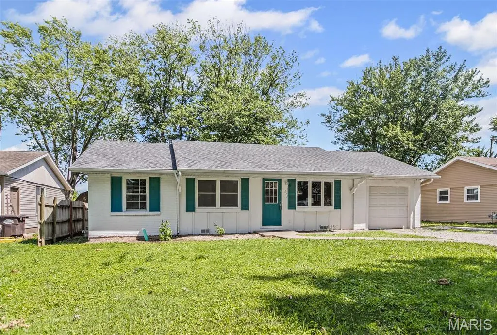 515 Mobile ST, Brighton, IL 62012