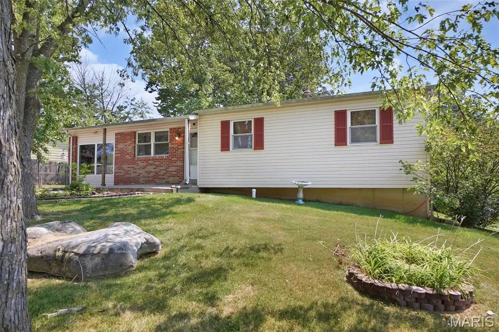 186 Green Acres DR, Old Monroe, MO 63369