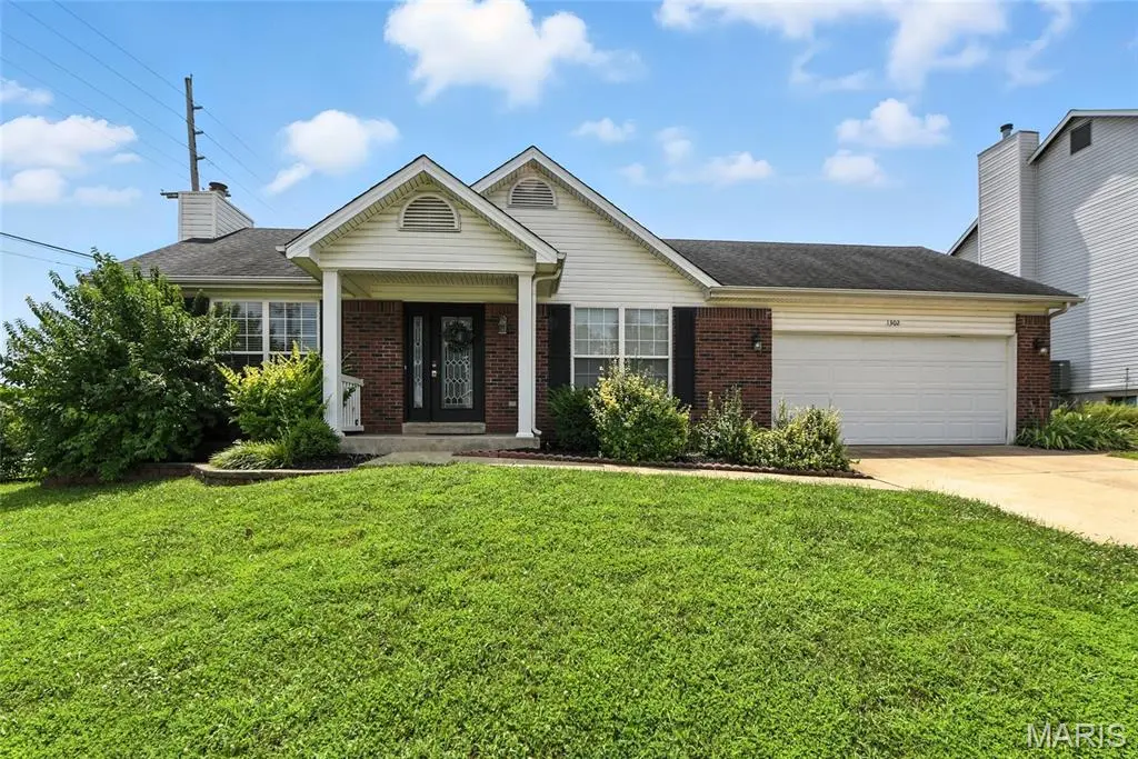 1302 Bryan Valley DR, O'fallon, MO 63366