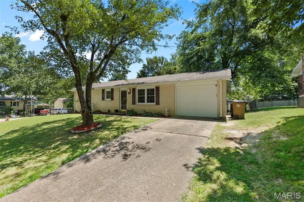 405 McKenna DR, Cape Girardeau, MO 63701