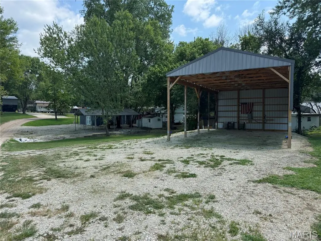 1105 Navajo TRL, Hermann, MO 65041