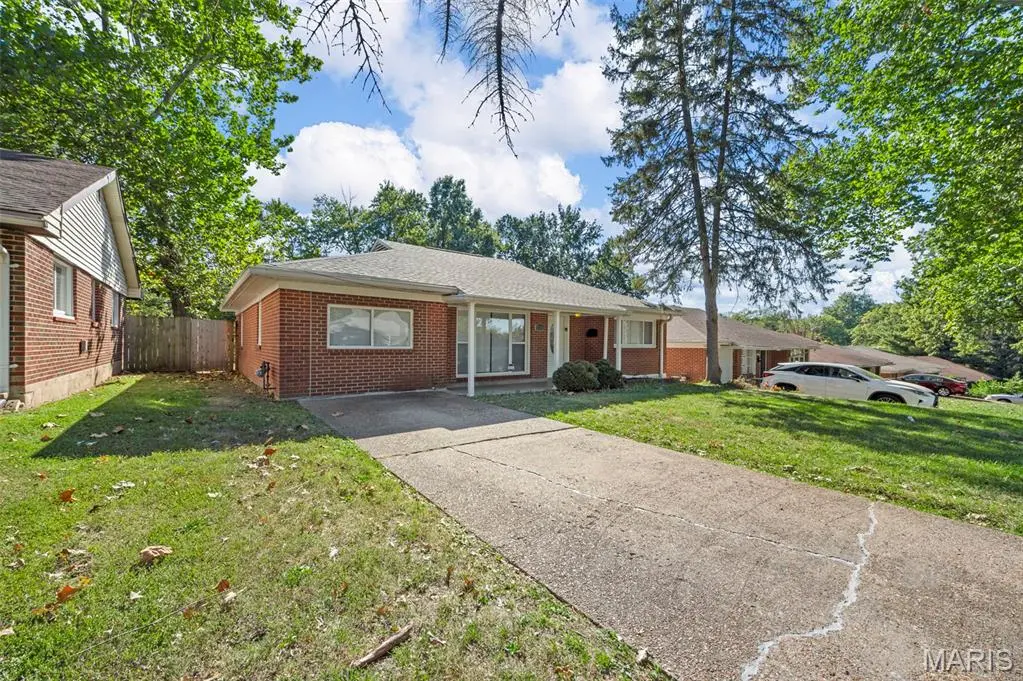 7346 Canton AVE, Allenton, MO 63130