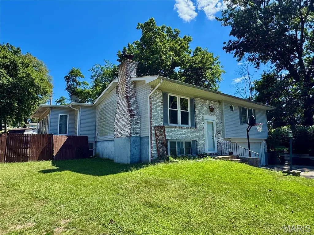 524 Jennifer CT, Festus, MO 63028
