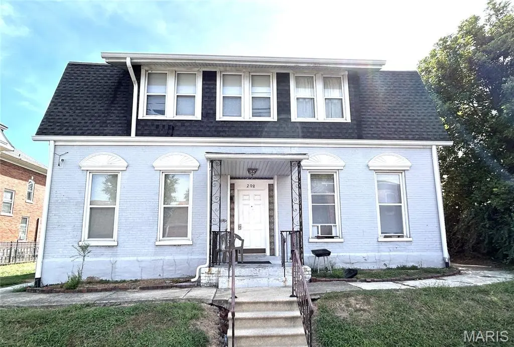 208 S Charles ST, Belleville, IL 62220