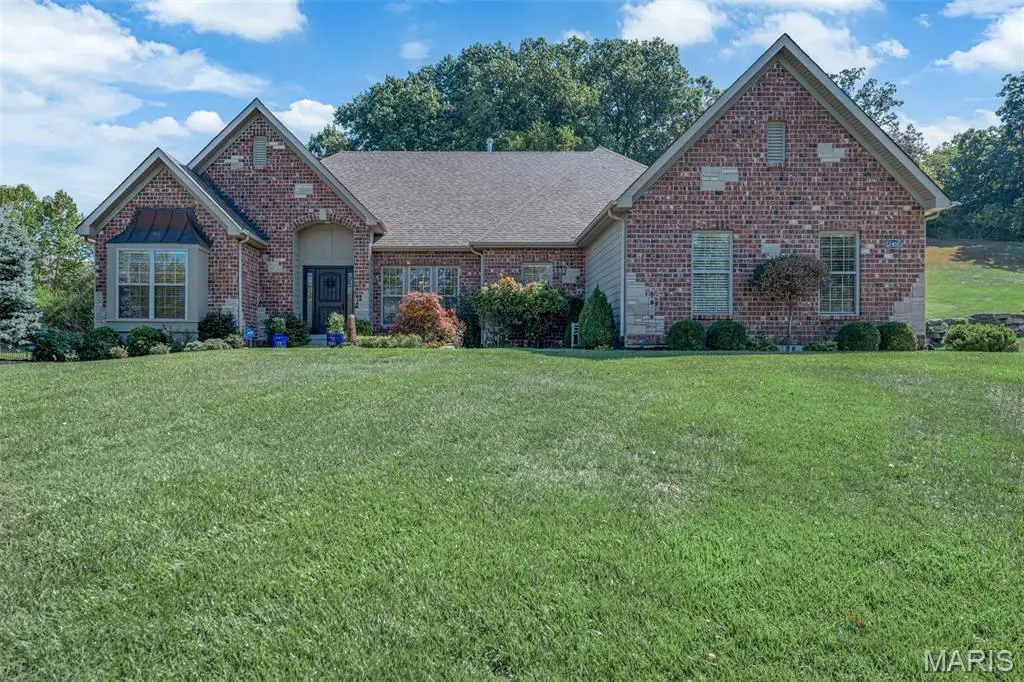 12418 Grandview Lake DR, Sunset Hills, MO 63127