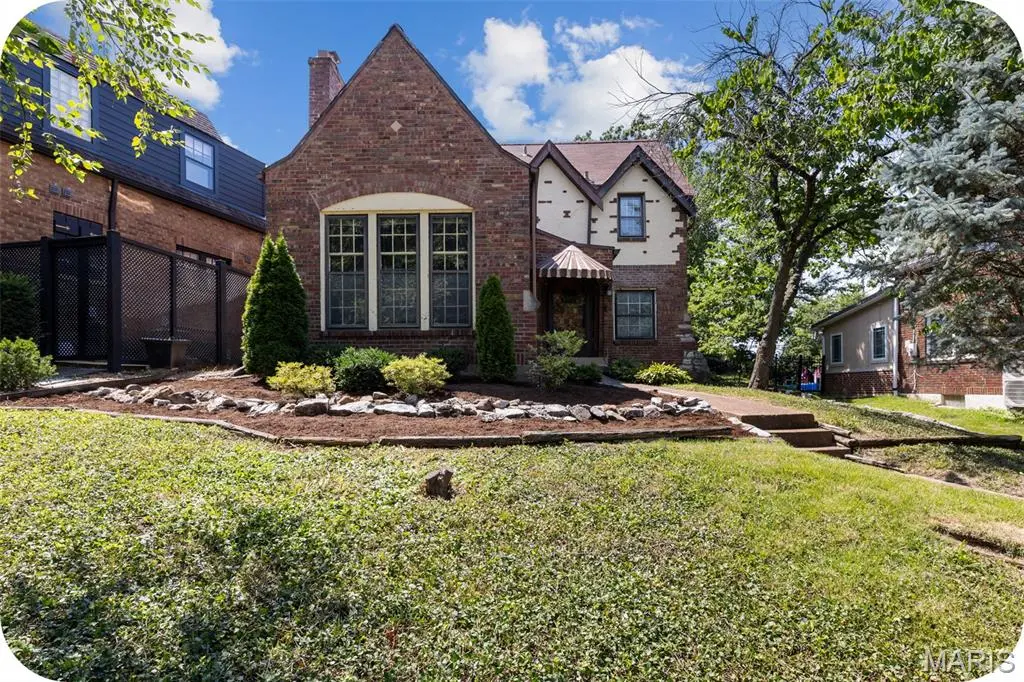 2023 Urban DR, Brentwood, MO 63144